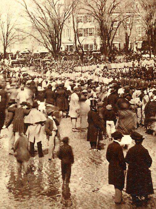 A crowd of people milling about, waiting on Lincoln's second inauguration speech