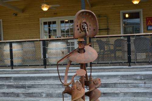 iron-statue-ouside-art-gallery